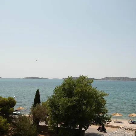 Apartment 1 Bedroom Lovely In *