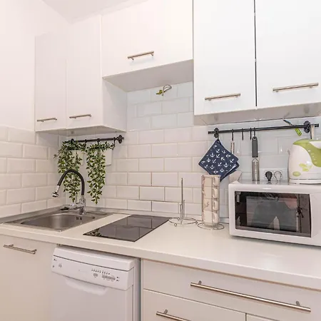 1 Bedroom Lovely In